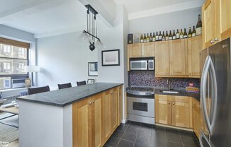 1 bed, 1 bath, 700 sqft, $6,500, Unit 5I