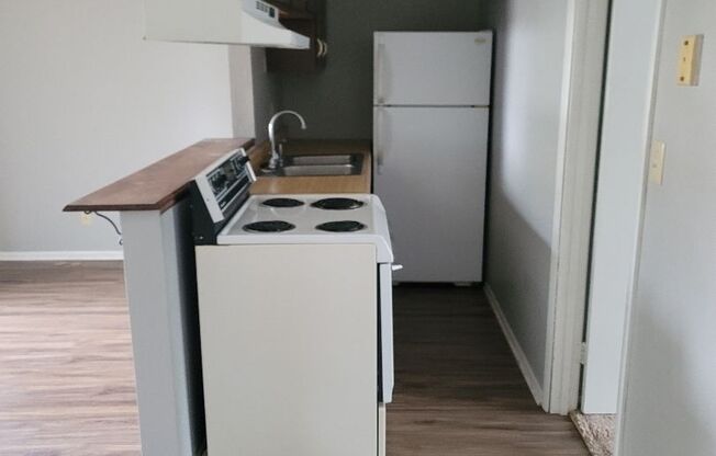 1 bed, 1 bath, 500 sqft, $900, Unit 5