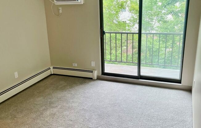 1 bed, 1 bath, 610 sqft, $2,000, Unit C210