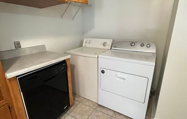 2 beds, 1.5 baths, 900 sqft, $1,440, Unit F-5