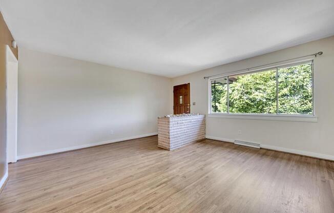 3 beds, 2 baths, 1,024 sqft, $1,050