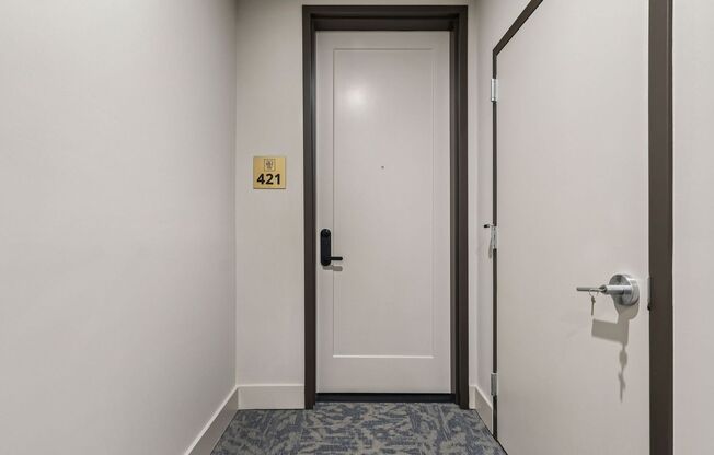 2 beds, 1 bath, 800 sqft, $2,154, Unit 412