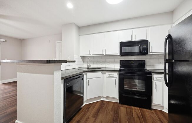 2 beds, 2 baths, 800 sqft, $1,595, Unit 5103