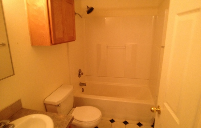 2 beds, 1 bath, $1,795