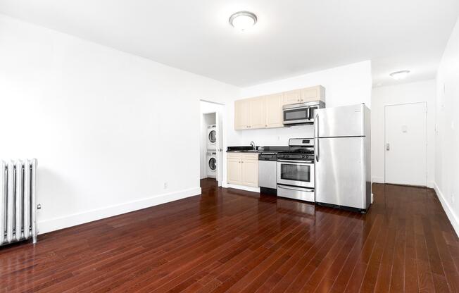 2 beds, 1 bath, $2,645, Unit G