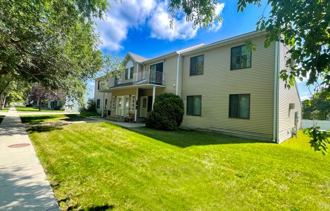 Newly updated very spacious 2 bed, 1 bath West Fargo.