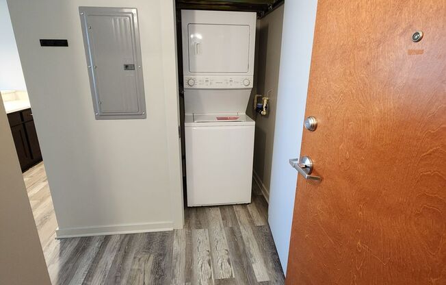 2 beds, 2 baths, 871 sqft, $1,695, Unit Unit 302