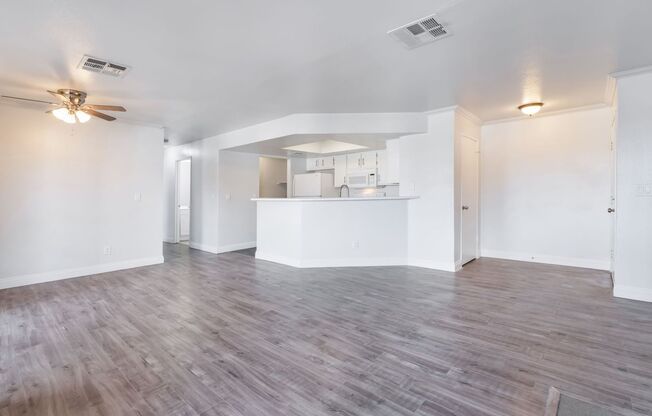 Beautiful fully upgraded 2bd/2ba condo in Boca Park available for immediate move-in!