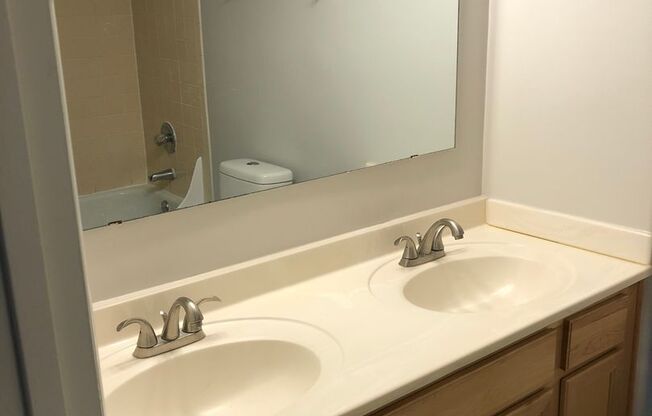 2 beds, 2 baths, 1,042 sqft, $1,249, Unit 5716D