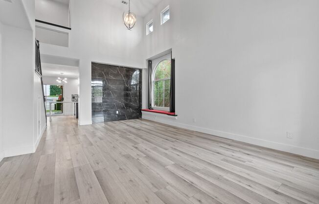 Beautiful 4 Bedroom Home with a Pool in Summerlin!