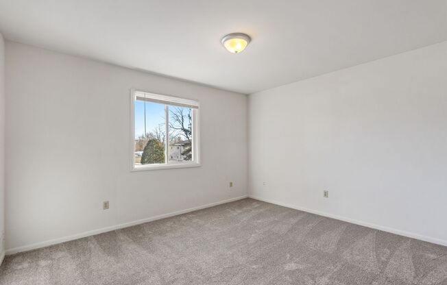 2 beds, 1 bath, 960 sqft, $1,350, Unit 199-8