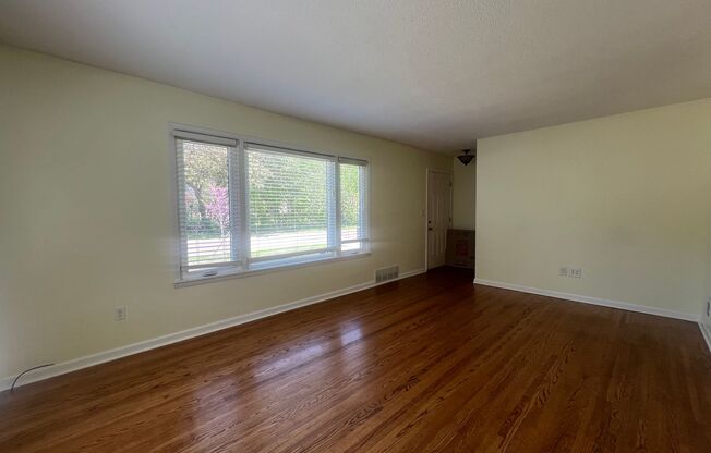 2 Bed, 1 Bath Single-Family Home Close to Downtown!