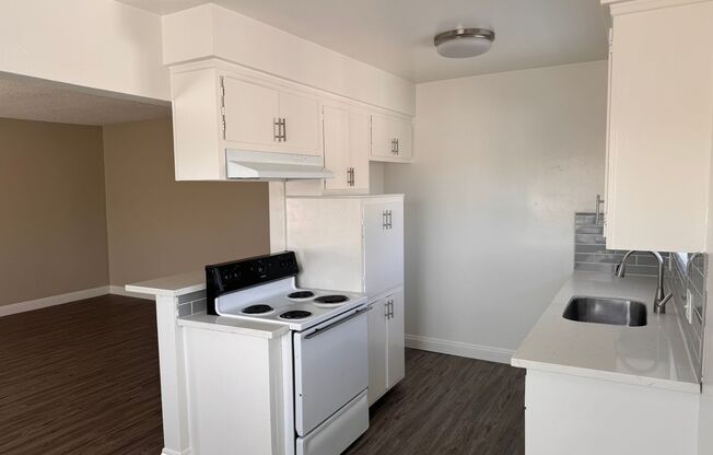 2 beds, 1 bath, $1,895, Unit 9