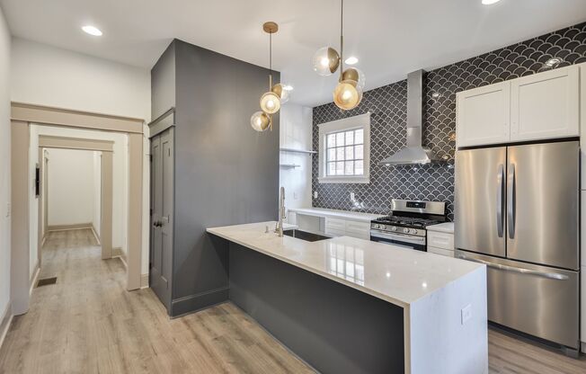 Beautifully Updated 1bd/1ba Condo in Midtown Walking Distance to Piedmont Park!