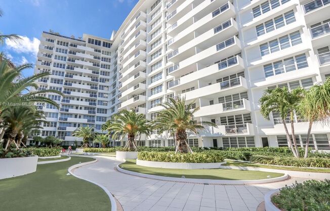 1 bed, 1 bath, $2,300, Unit Unit 1031