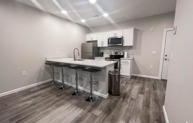 2 beds, 1 bath, 719 sqft, $2,995, Unit 307