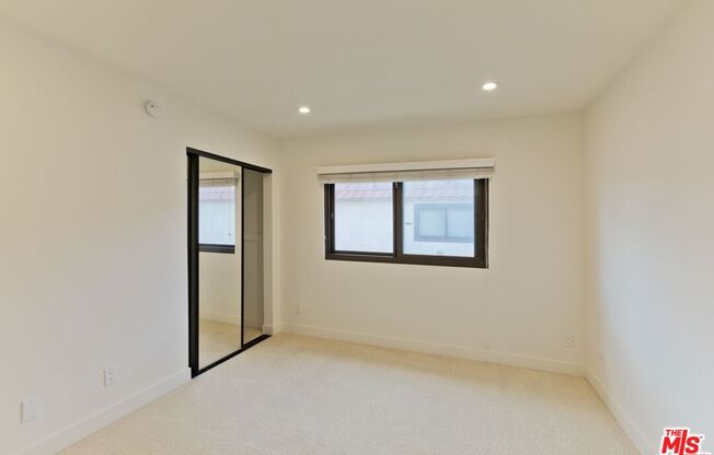 6930 DE CELIS PL
