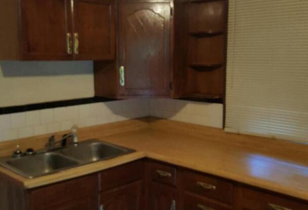 $1095.00 / 2br - 2 Bedroom Home in Jennings