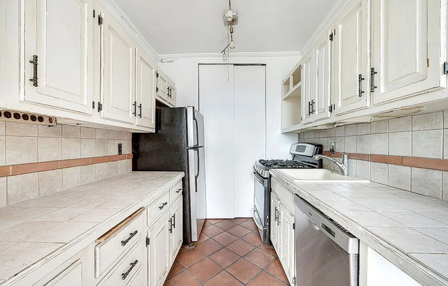 116 PINEHURST AVE