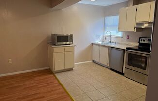 * LIMITED TIME MOVE IN SPECIAL * ONE MONTH FREE!! Affordable Gainesville Condo Near UF – Great Location & Community Amenities