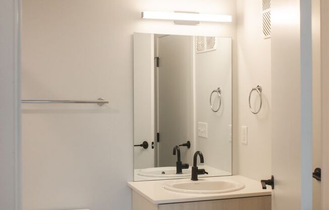 2 beds, 2 baths, 730 sqft, $1,525, Unit 206