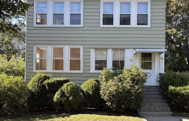 100 WARWICK RD