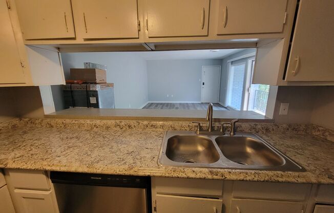 3 beds, 2 baths, 1,189 sqft, $1,200, Unit G7