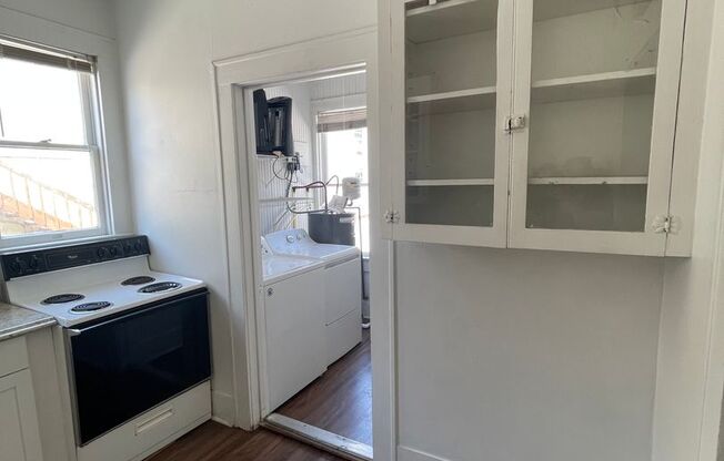 3 beds, 1 bath, $2,950