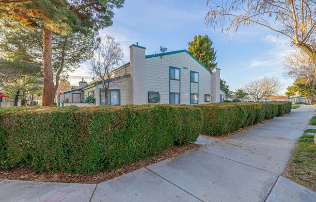 2 Story 2 Bedroom Condo in the Willow Creek Condo Complex