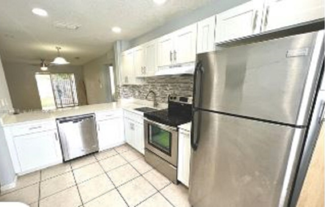 8057 SW 21 CT