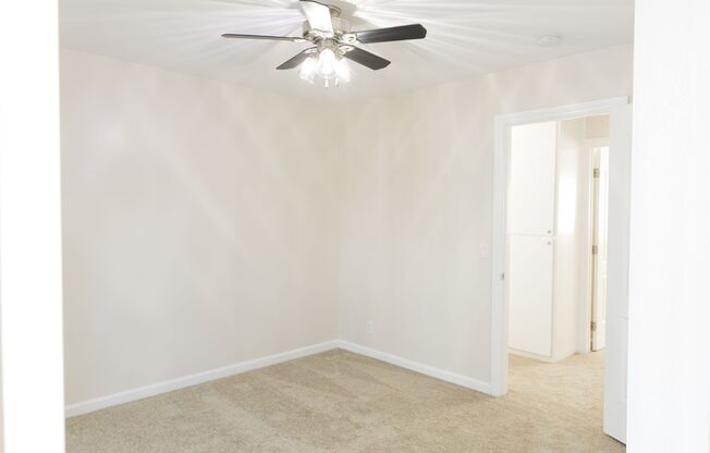 2 beds, 2 baths, 945 sqft, $2,650, Unit 57-203