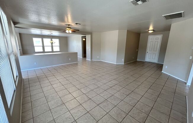 Spacious single story Peoria stunner w/New Carpet; 3 Car Garage
