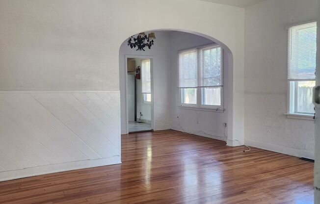 2 beds, 1 bath, $1,425