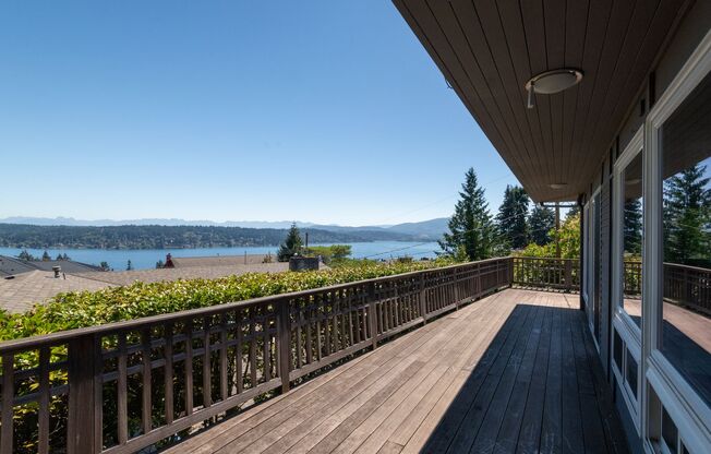 5 Bed Bellevue Home | Lake Views! | 3 Bath | 3,380 Sq Ft