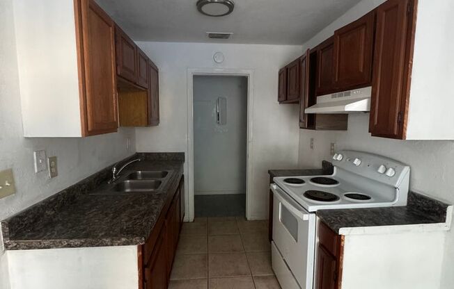 Spacious 2-Bedroom Duplex in Prime Gainesville Location – Unit A