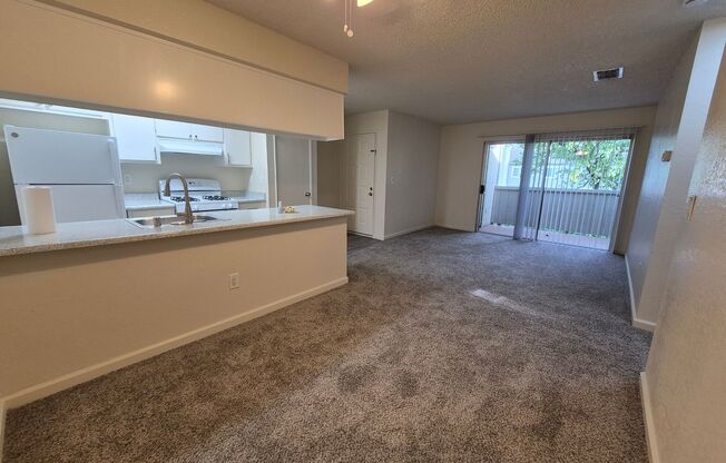 2 beds, 1 bath, 920 sqft, $1,800, Unit 55
