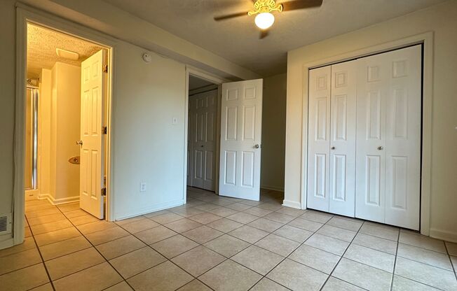 3 beds, 2.5 baths, $1,370