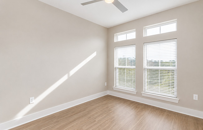 2 beds, 2 baths, 1,081 sqft, $1,653, Unit 1-117