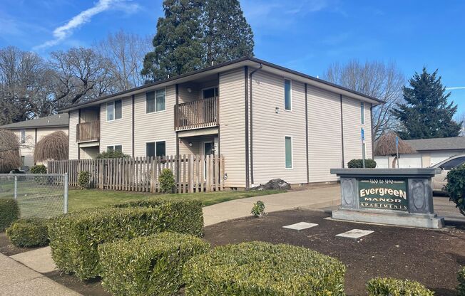 Evergreen Manor Apartments
