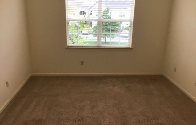 1 bed, 1 bath, 840 sqft, $1,535, Unit SU20242