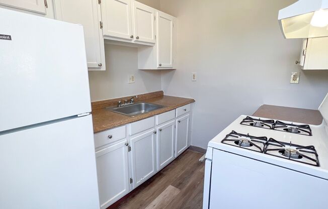 2 beds, 1 bath, $1,430, Unit 3