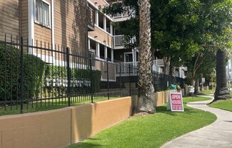 Las Palmas Apartments