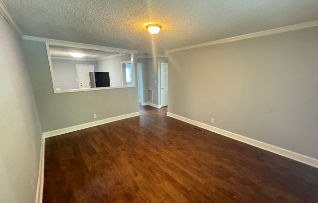 2Bed/1Ba Duplex close to Downtown Concord Fully Renovated with Laundry Room on Site