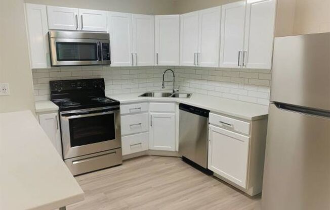 2 beds, 1 bath, 850 sqft, $1,225, Unit 7