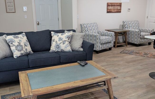 2 beds, 1 bath, 1,088 sqft, $1,900, Unit Apt 301 Short term