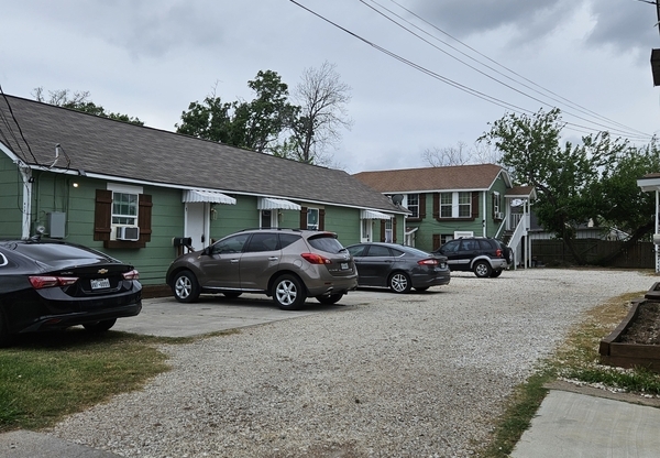 410 RANDALL ST