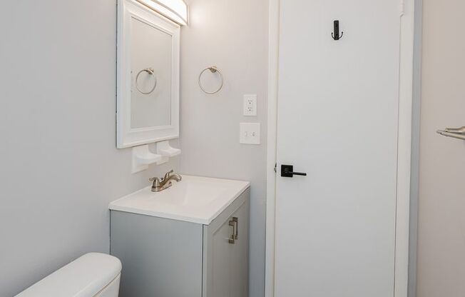1 bed, 1 bath, 750 sqft, $1,130, Unit 6300 18