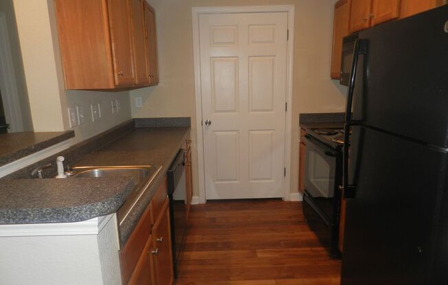 2 beds, 2 baths, 985 sqft, $1,305, Unit 1204