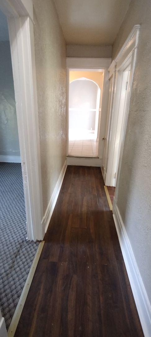 3 beds, 1 bath, $1,400, Unit 3