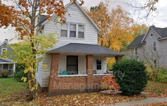 1320 QUARRY AVE NW
